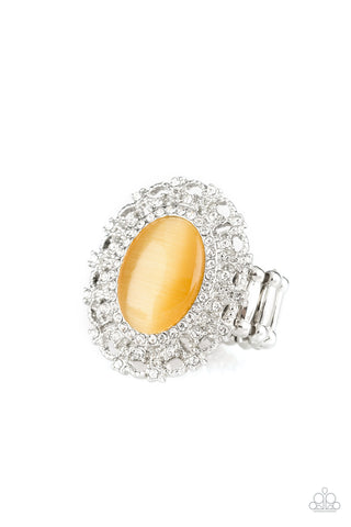 Paparazzi Ring - BAROQUE The Spell - Yellow Moonstone