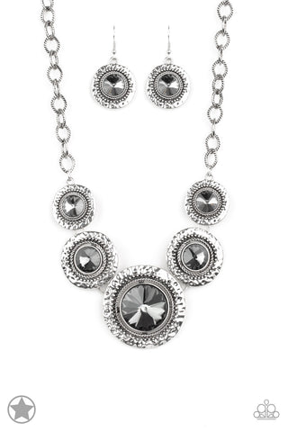 Paparazzi Necklace - Global Glamour - Smoky Gem & Silver
